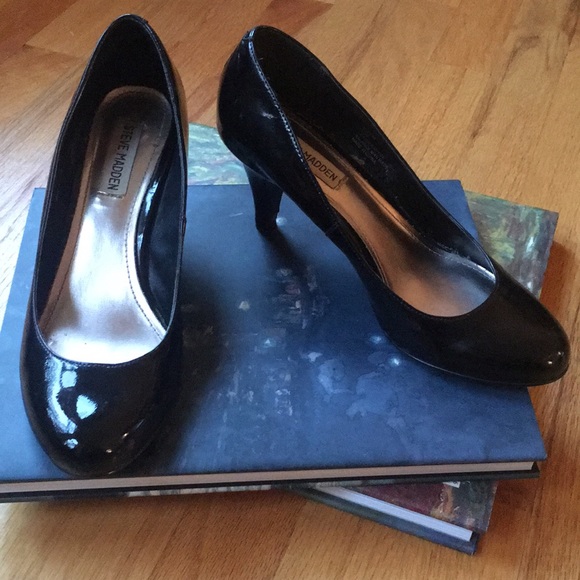 Steve Madden Shoes - Steve Madden patent leather pumps